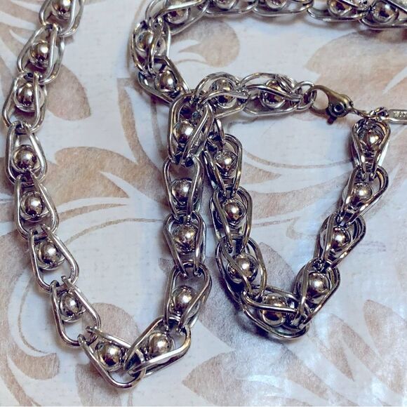 Vintage Monet Caged Ball Necklace 16” Silver Tone Gorgeous - Picture 3 of 5
